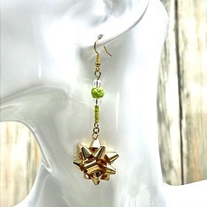⭐️Adorned Crown Jewelry assemblage Christmas earrings gold bow green bead